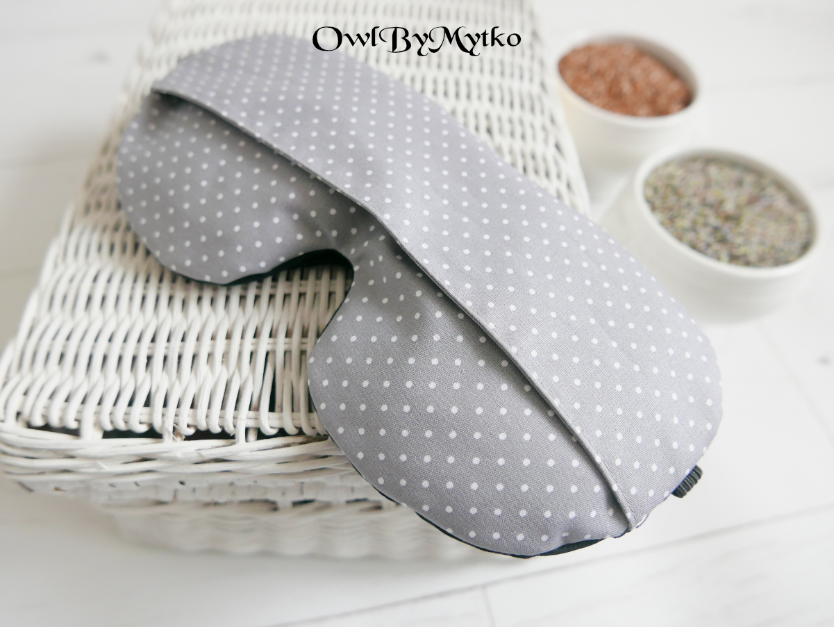 Dots on Grey Weighted Eyepatch – Washable Cover, Adjustable Sleep Mask, Aromatherapy with Lavender & Flaxseed - Image 2