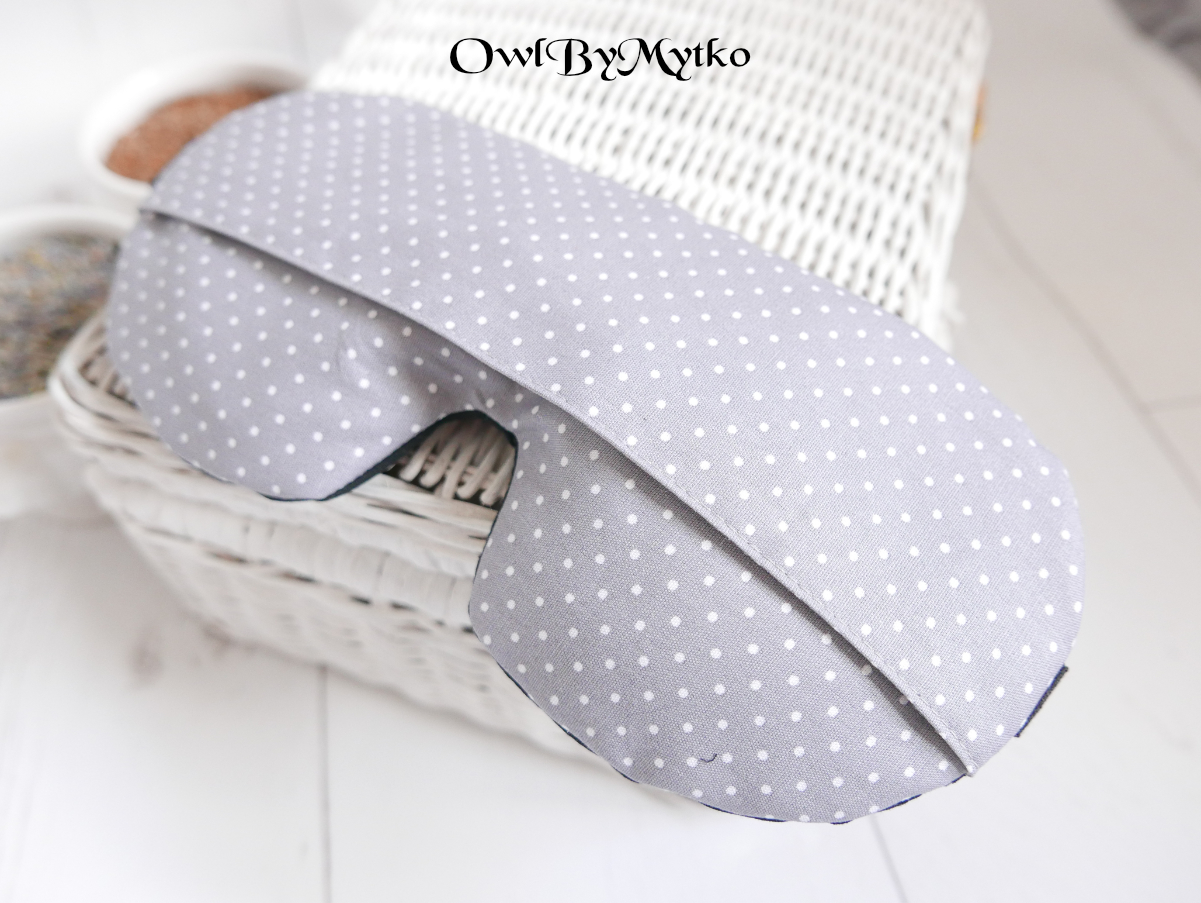 Dots on Grey Weighted Eyepatch – Washable Cover, Adjustable Sleep Mask, Aromatherapy with Lavender & Flaxseed - Image 3